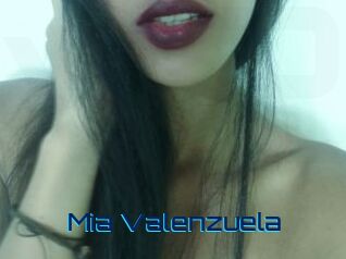 Mia_Valenzuela