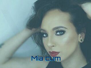 Mia_cum