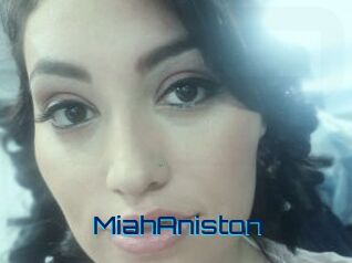 MiahAniston