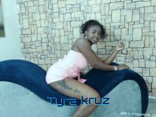 Tyra_kruz